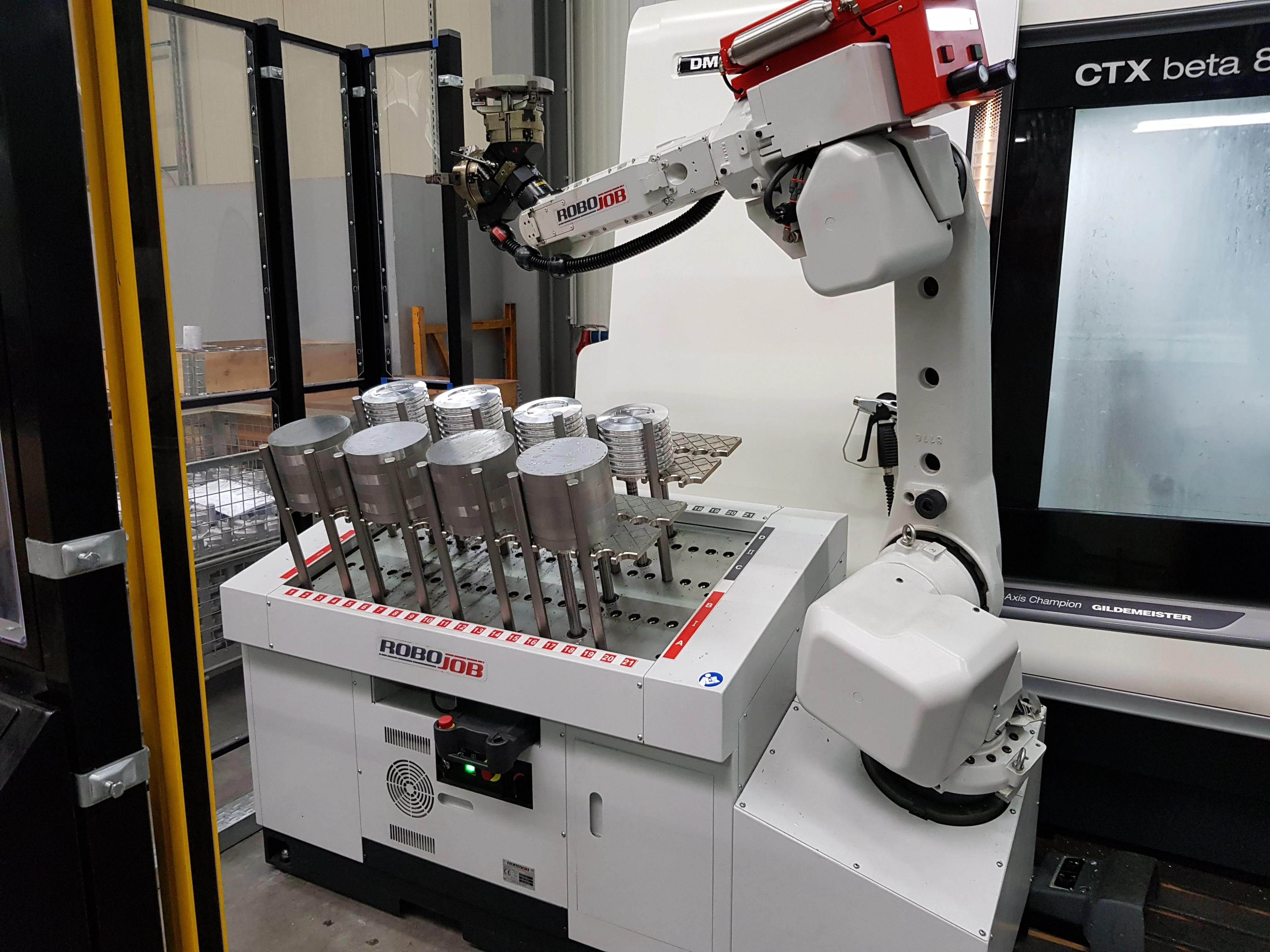 Turn-Assist 270i przy dużej tokarce DMG MORI